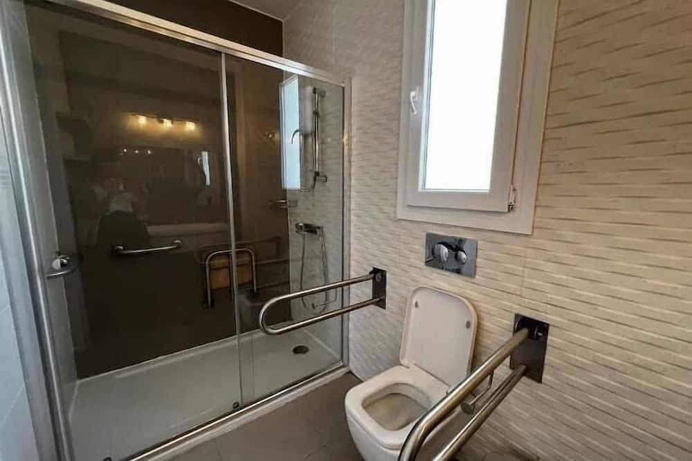 Foto 11 von 30: 4 Bedroom Private Villa, Pool, Kyrenia Town