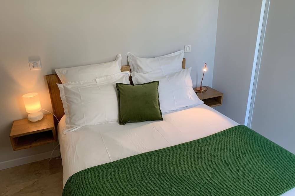 Foto 2 von 30: Facing the sea, 30 m from the beach, luxury villa, air-conditioned