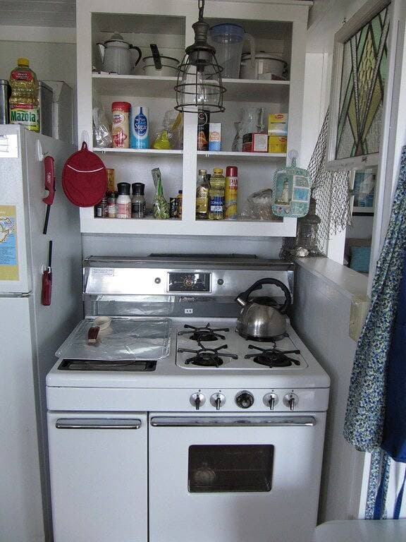 Foto 8 von 50: Picture Perfect ~ Oceanfront ~ Balkon ~ Haustierfreundlich ~ Feuerstelle ~ Art Studio ~ Deck ~ WiFi