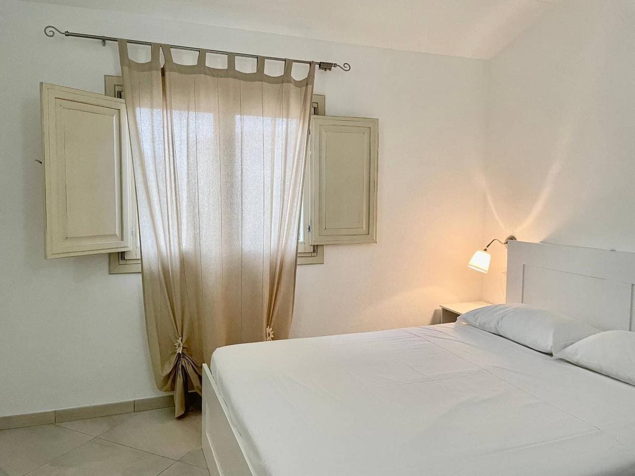 Foto 7 von 25: Apartment 'Mediterranean Sea Shell Pool House' – Modernes Apartment am Pool in Budoni