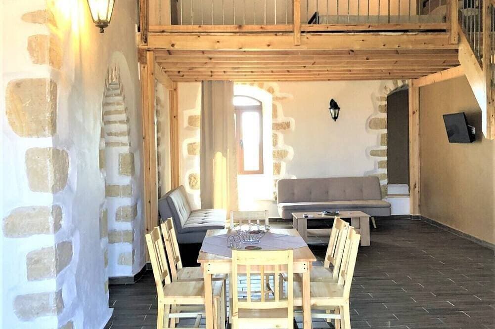 Foto 11 von 24: Ιndependent stone apartment with attic.