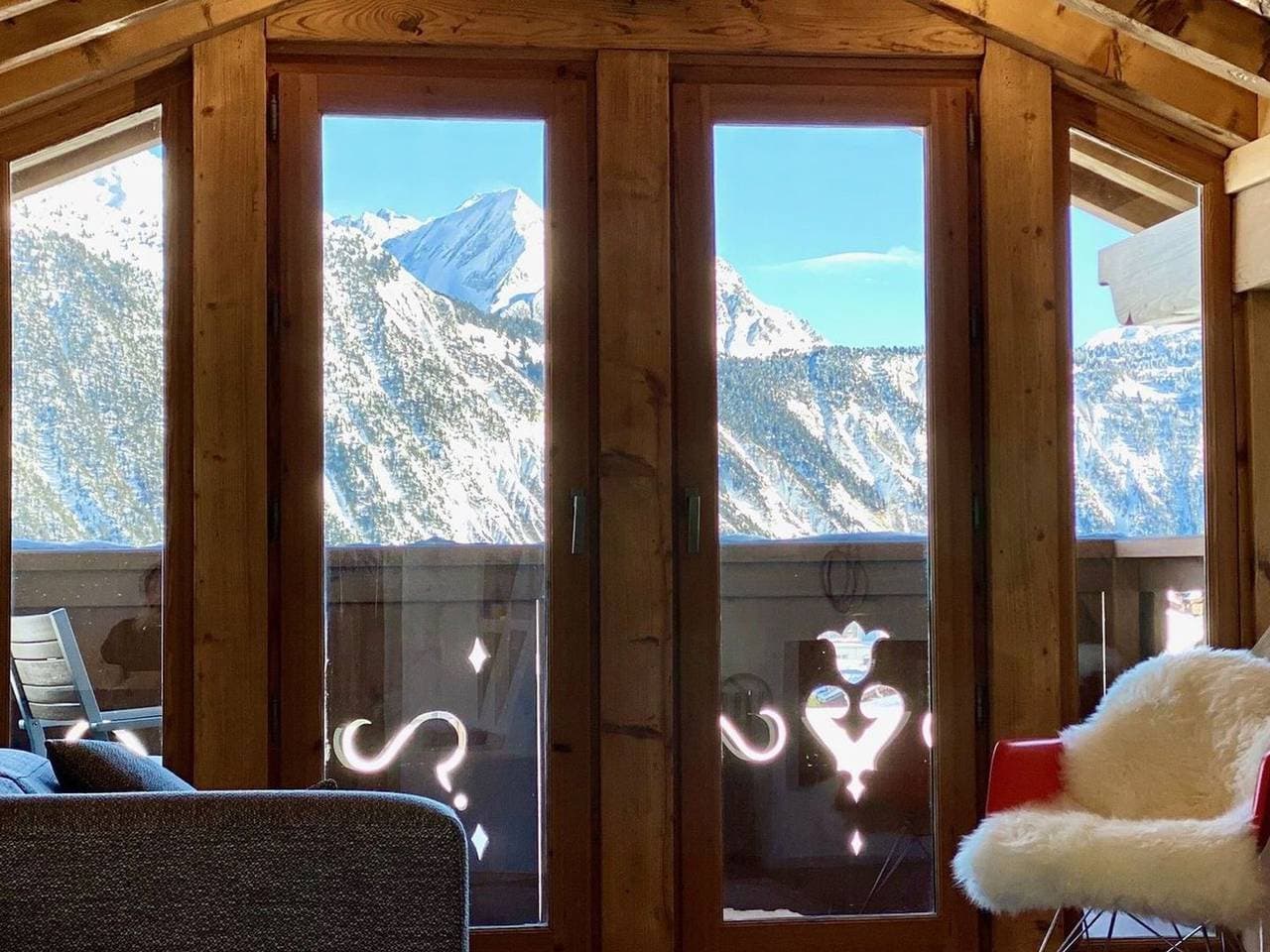 Foto 2 von 19: Wunderschöne moderne Wohnung in Courchevel 1850, 3 Schlafzimmer, Sauna, Parkplatz