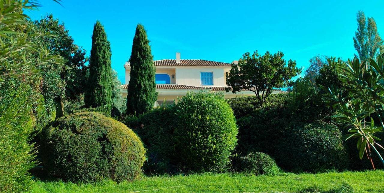 Foto 10 von 61: Three-Bedroom House