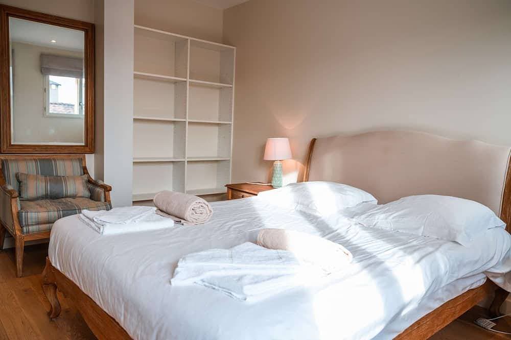 Foto 4 von 28: Luxus 3 Schlafzimmer neue Villa mit eigenem Pool auf Schloss Estate