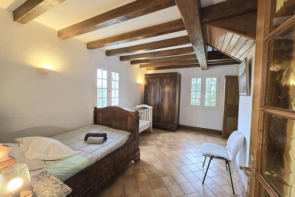 Foto 6 von 30: Charmante maison avec piscine, jardin de 3500m², salle de sport et cheminée à Villamblard