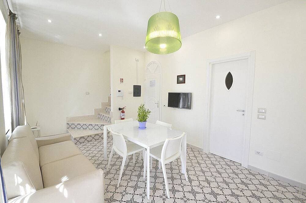 Foto 11 von 30: Villa Elicona D: A welcoming apartment situated in a central location, at a short distance from the Cathedral of Ravello, with Free Wi-Fi.