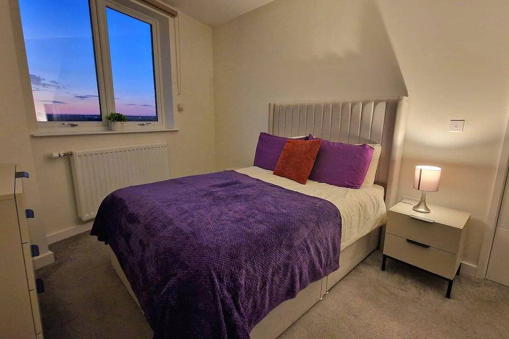 Foto 3 von 12: Gorgeous Riverside Apartment | Free Parking & Wi-Fi