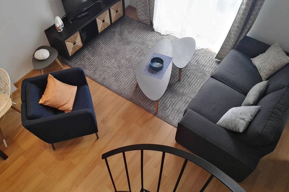 Modernes, zentrales Apartment mit herrlicher privater Dachterrasse und Gemeinschaftspool 1