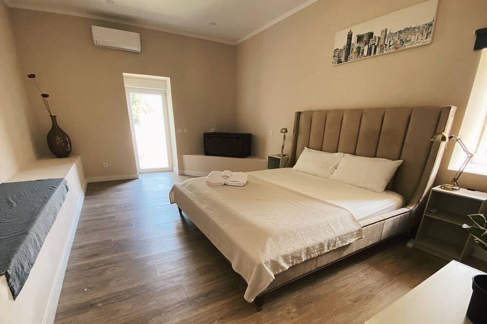 Foto 8 von 30: Enchanting villa with Swimming pool, 5br, 3,1/2 bath, 15 min. from Albufeira