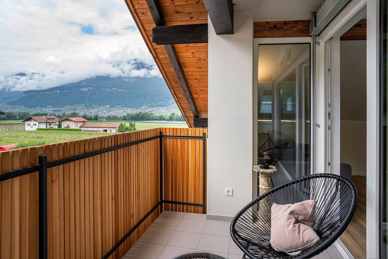 Foto 3 von 32: Ferienwohnung '1' mit Bergblick, WLAN und Klimaanlage