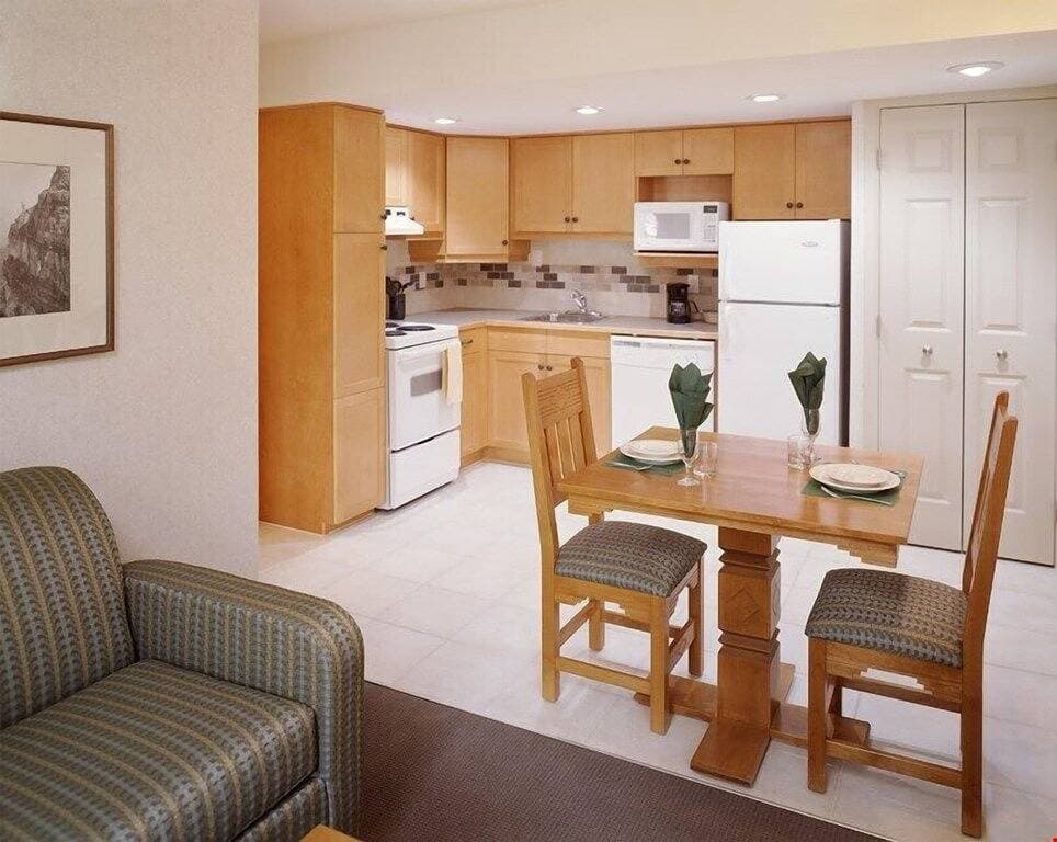 Rustikales Budget Banff Condo mit Kamin | Zugang zu 2 Whirlpools! 1