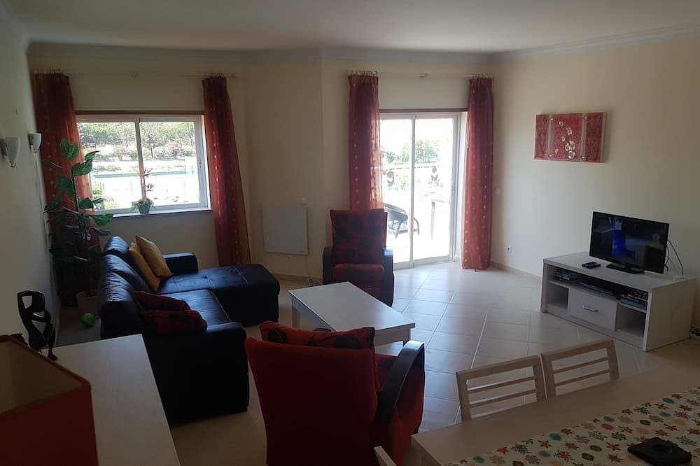 Foto 4 von 12: Festzelt am Pool Apt im fabelhaften Oasis Parque