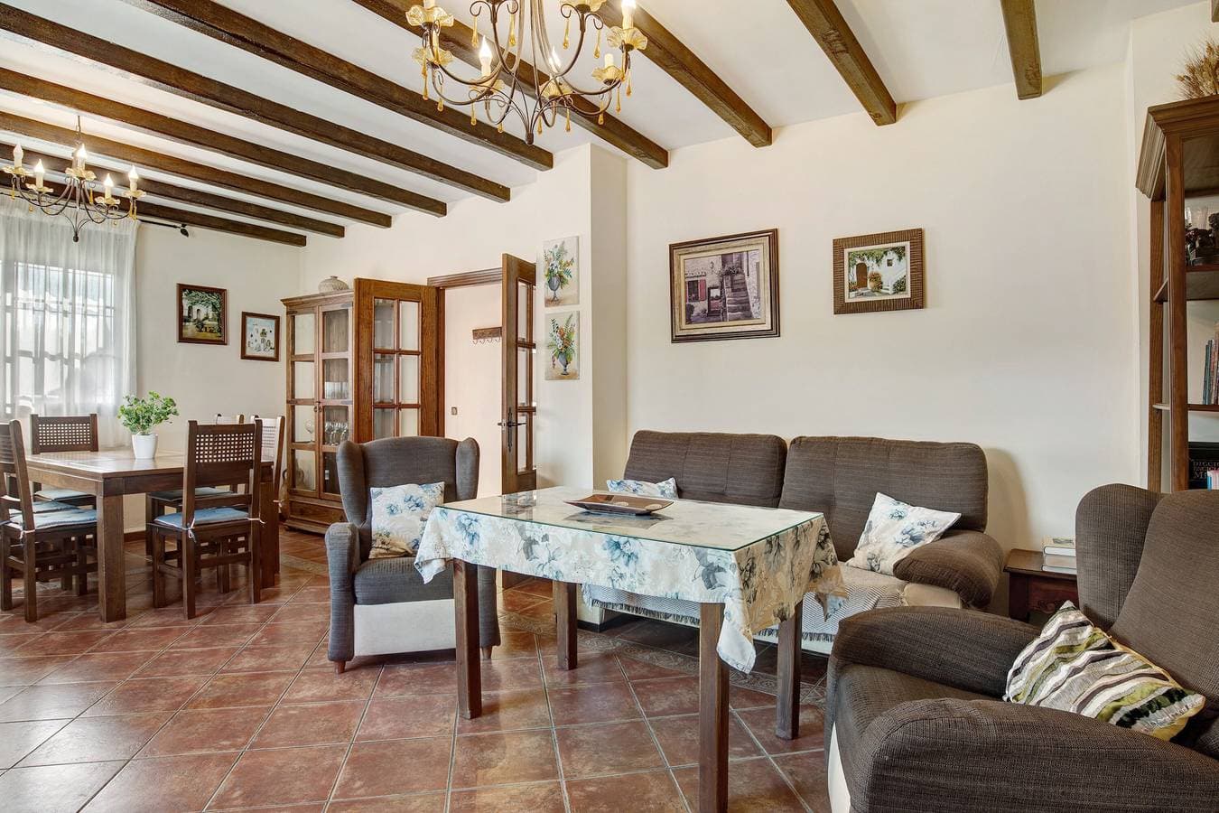 Foto 4 von 27: Ferienhaus 'Ayala' mit Bergblick, privatem Pool und Wi-Fi