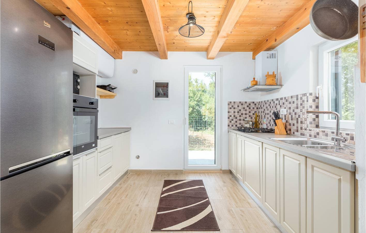 Foto 7 von 41: Reizende 2-Zimmer-Wohnung mit Pool, Terrasse und WLAN in Žminj
