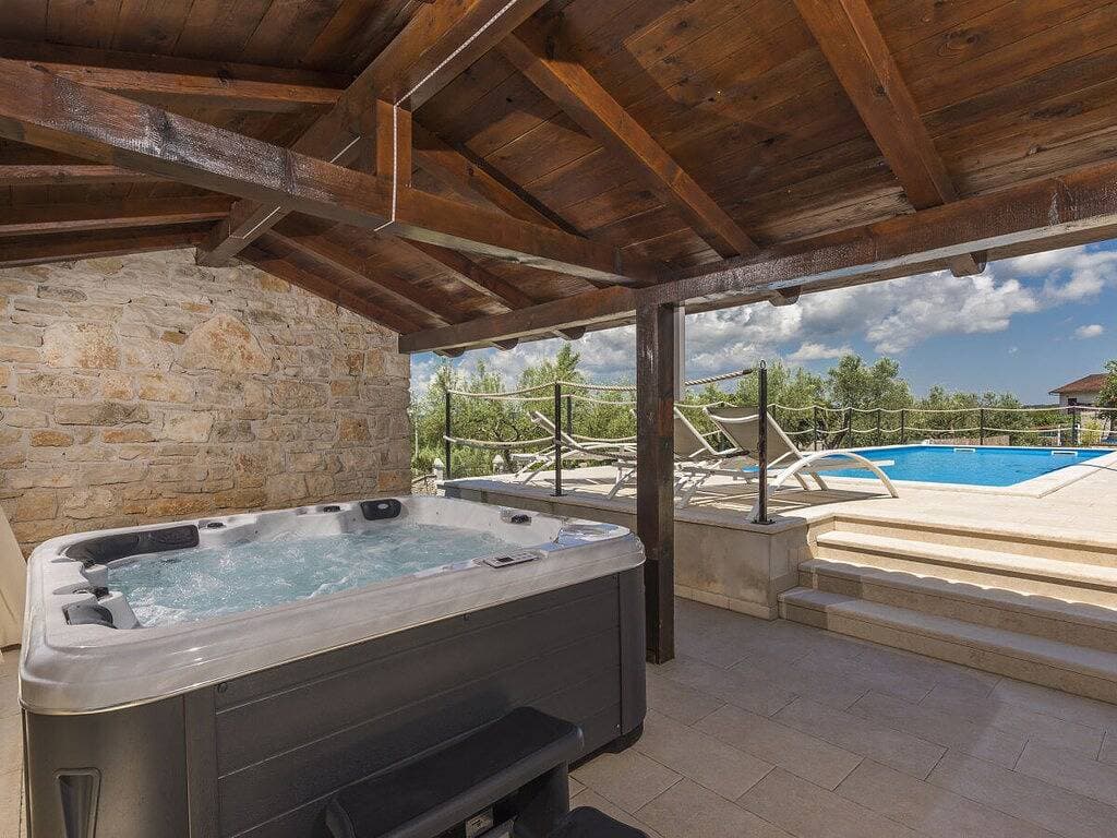 Foto 3 von 24: Villa in Sveti Lovreč mit Schwimmbecken