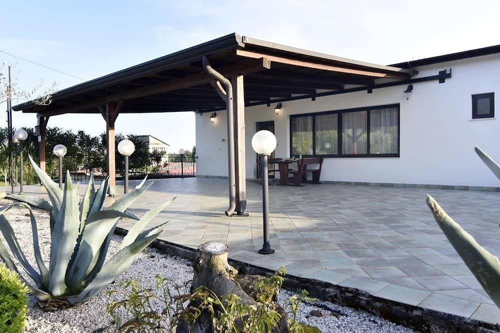 Zweizimmerwohnung mit großer Terrasse in Grupija 1