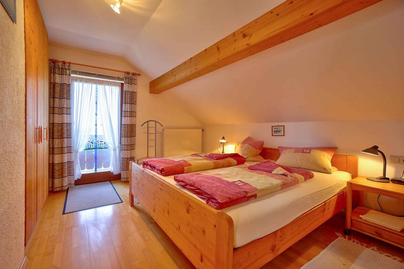 Foto 10 von 11: Beim Rieder - Ferienwohnung 45 qm mit Balkon und Bergblick