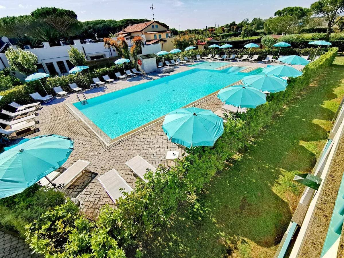 Apartments in residence in Vada with swimming pool 450 meters from the sea 1