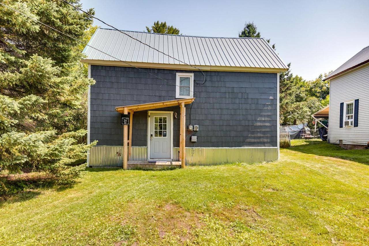 Pet-Friendly Michigan Getaway w/ Porch & Kayaks! 1
