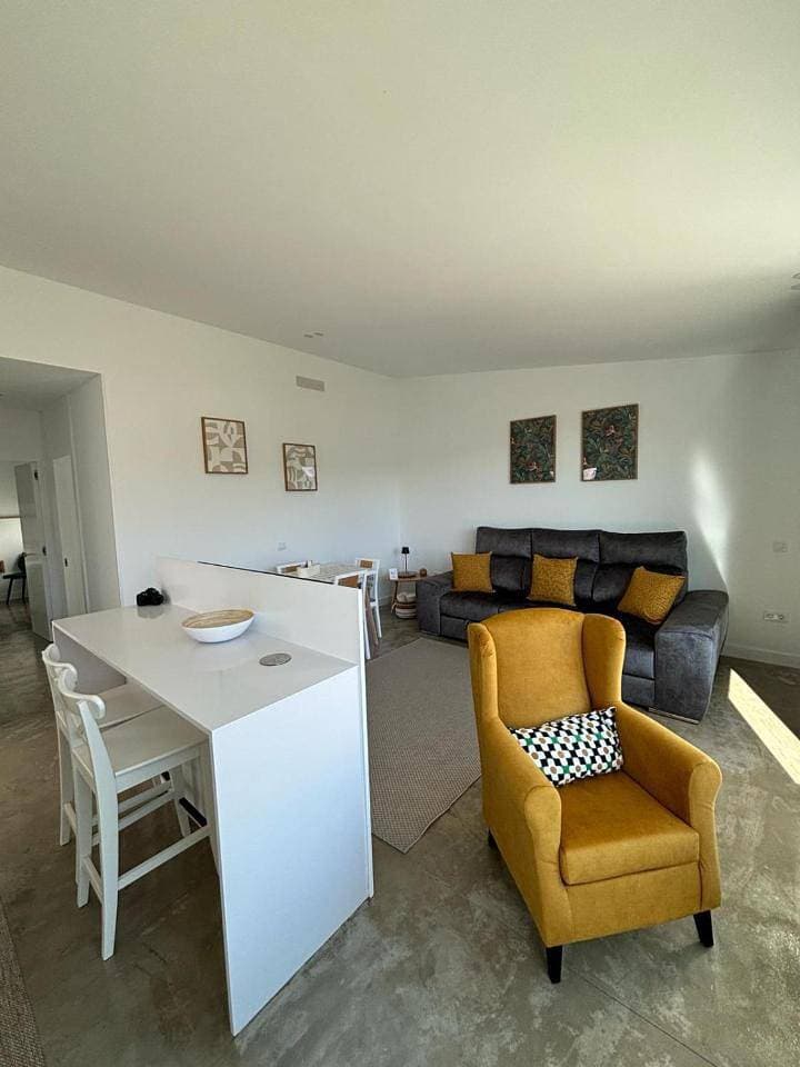 Foto 12 von 27: Two-Bedroom Apartment