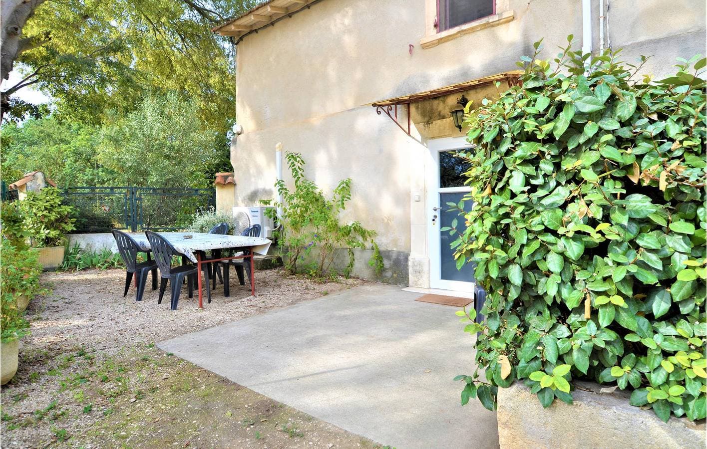 Foto 2 von 22: Gemütliche, gut ausgestattete Wohnung mit AC und Parkplatz