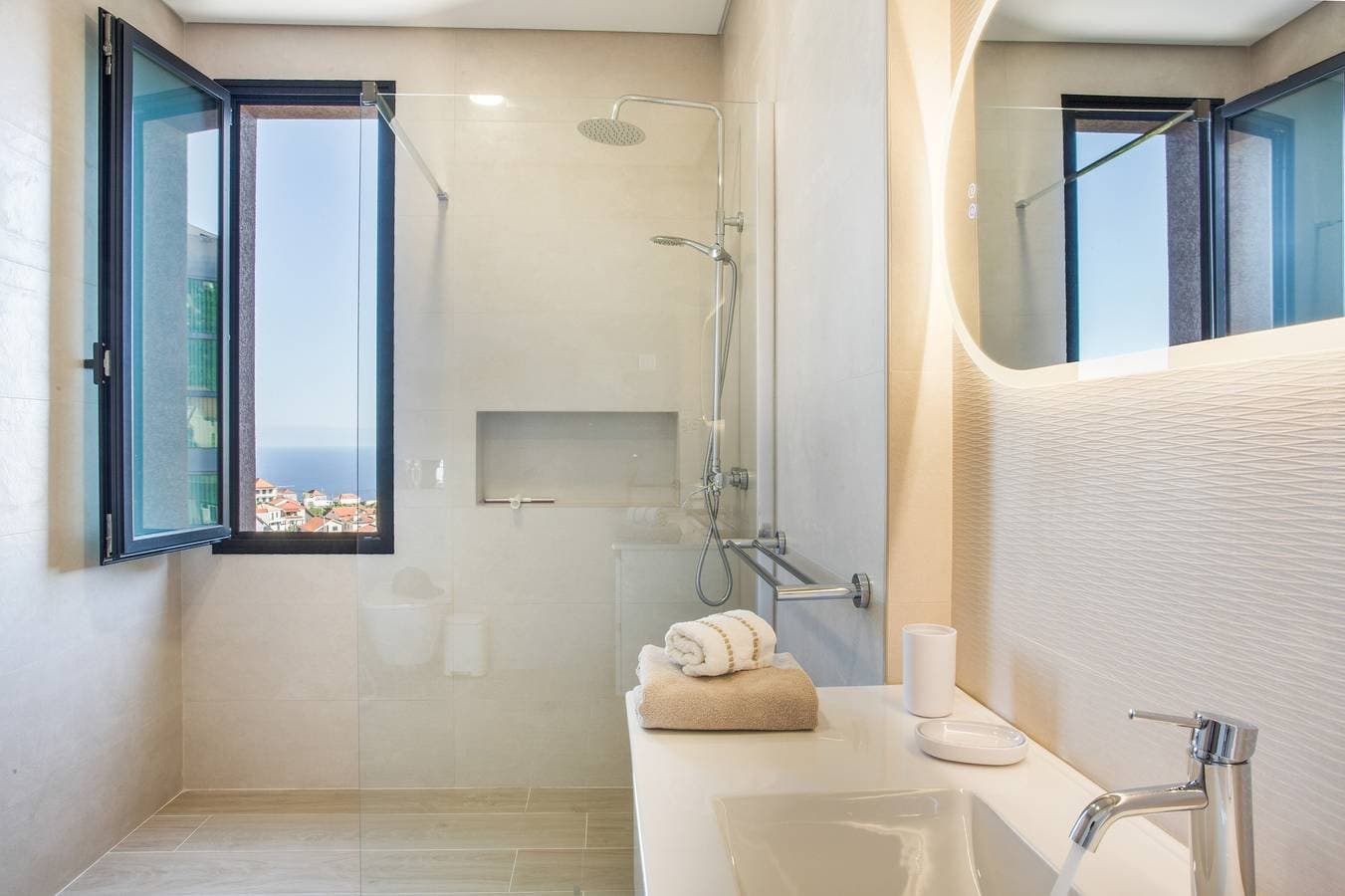 Foto 13 von 30: Ferienhaus 'Refugio do Encanto' mit Meerblick, privater Terrasse und WLAN