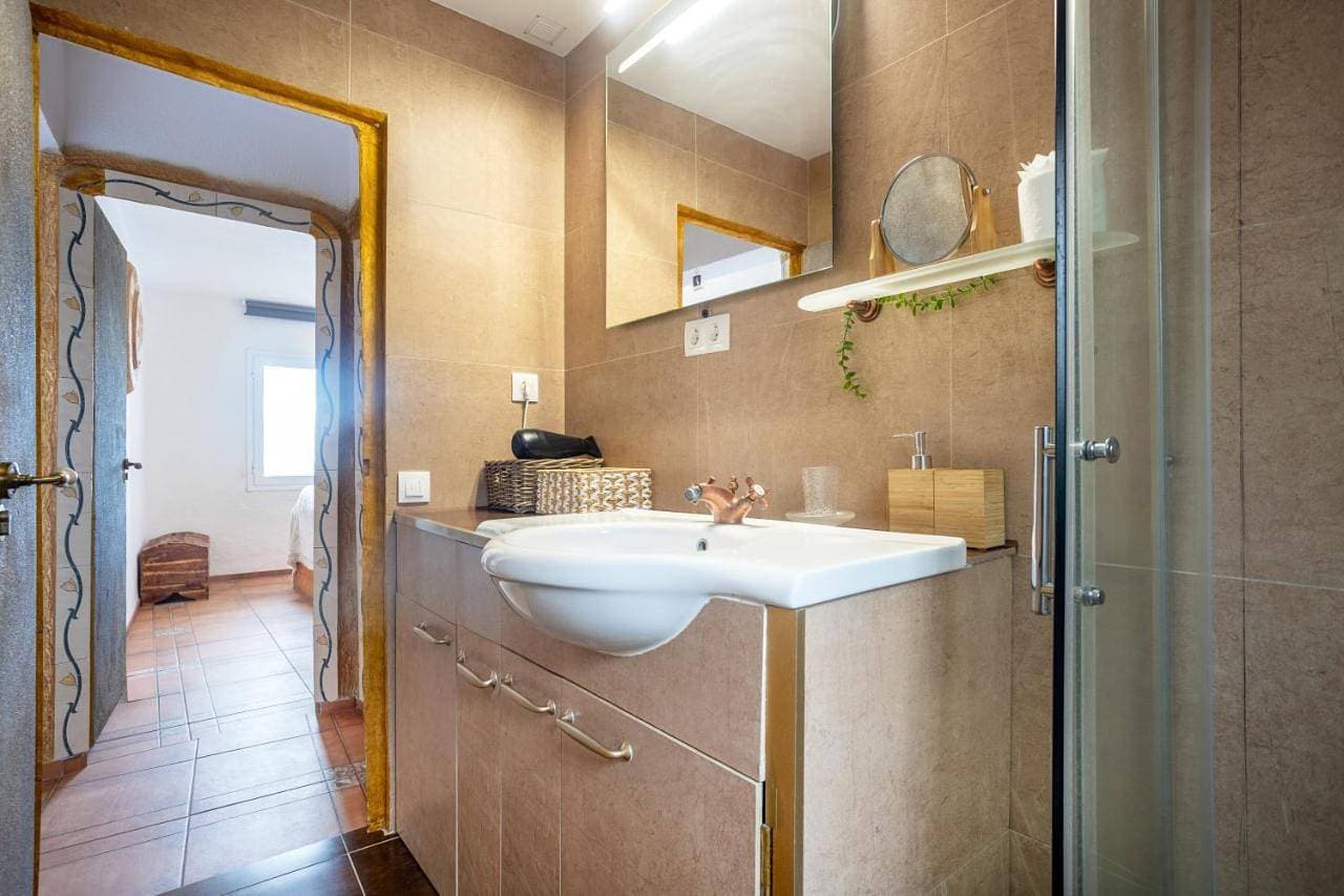 Foto 5 von 78: Two-Bedroom Apartment