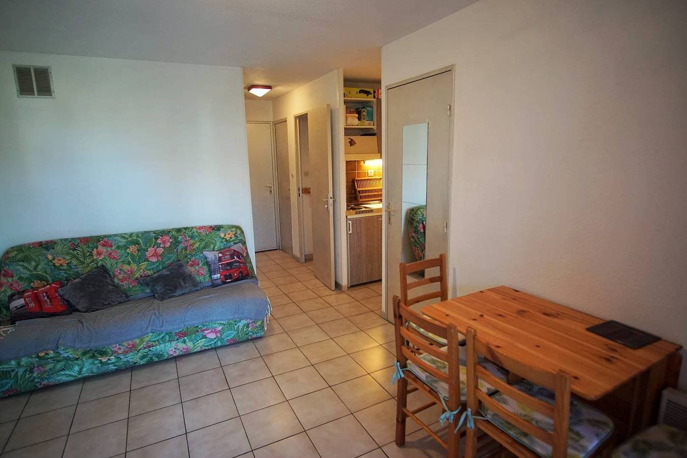 Foto 10 von 17: Residenz mit Swimmingpool und privatem Parkplatz!