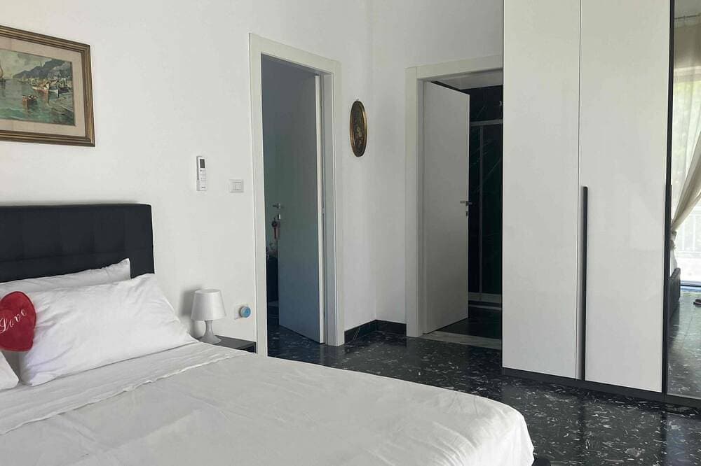 Foto 10 von 30: Apartment-Superior-Eigenes Badezimmer-Blick zur Meerseite-B&B mare mio
