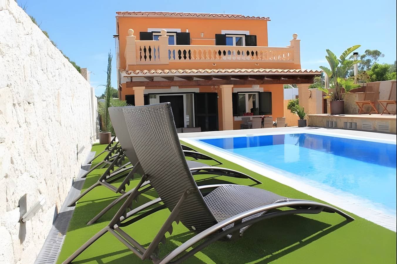 Foto 10 von 26: Villas 2 meet Estamarell – Exklusive Villa mit privatem Pool und Natur pur