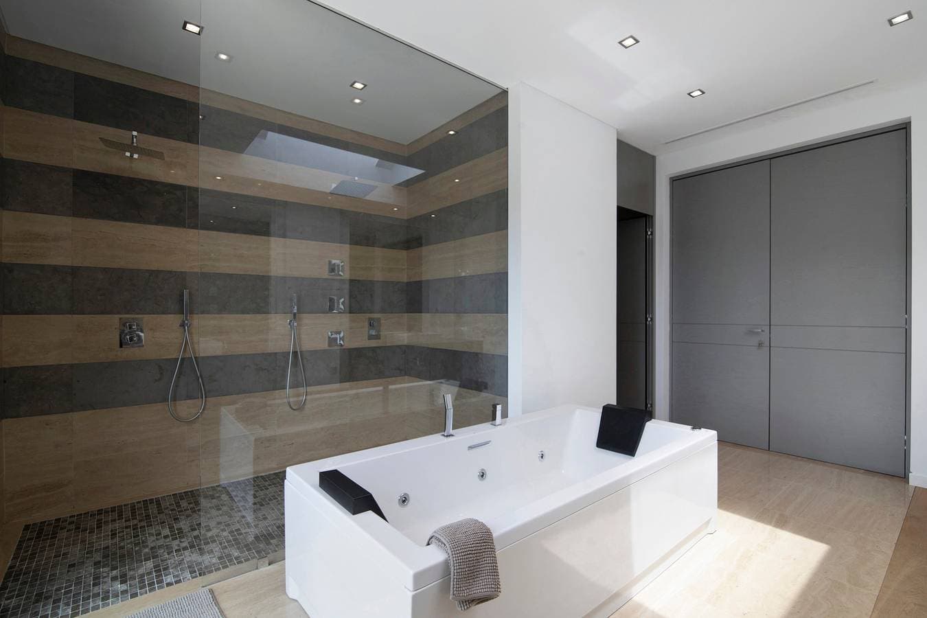 Foto 9 von 34: Villa 'Areeiro' mit privatem Pool, WLAN und Klimaanlage