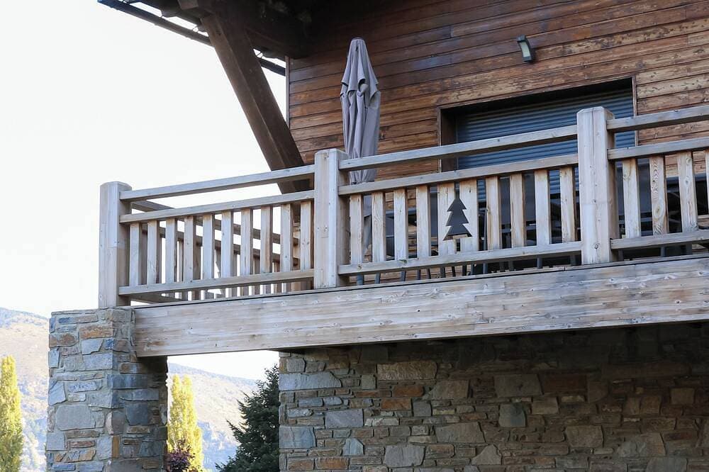 Foto 4 von 9: Chalet Le Paradis Perdu: Piscine intérieure, Jeux et activités