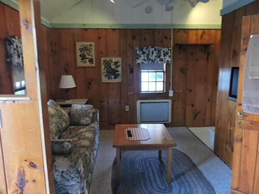 Foto 4 von 22: Open Hearth Inn Cottage 12 - 10 min to Acadia!