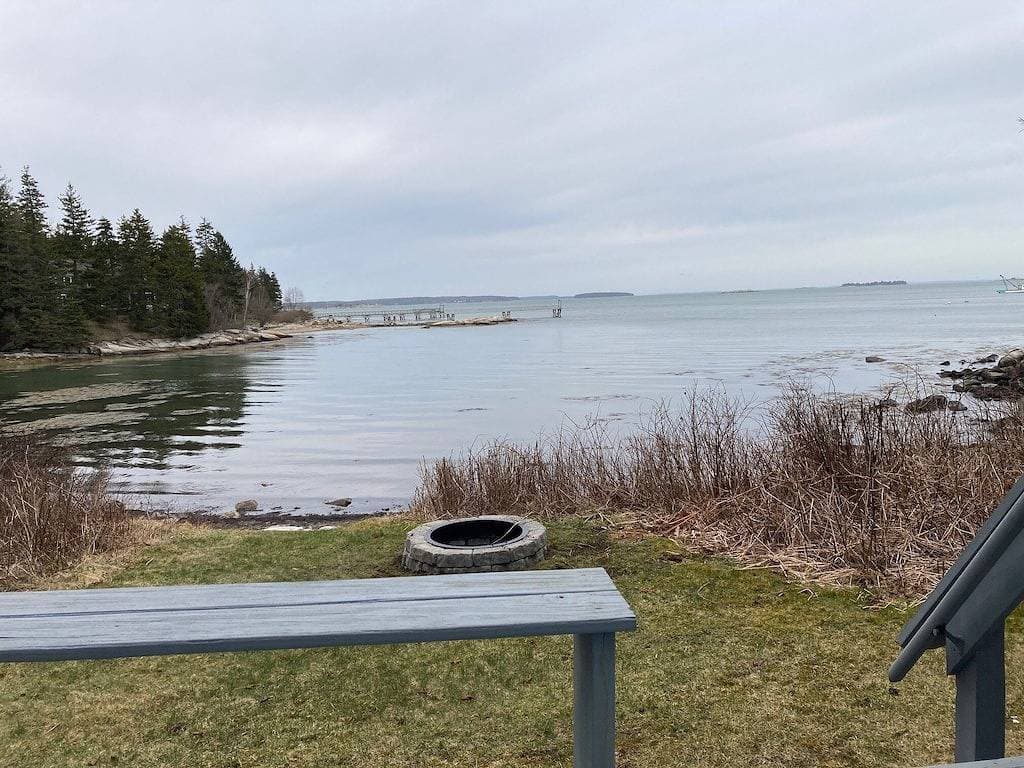 Foto 10 von 25: Ruhig Ocean Front Cottage mit herrlichem Ausblick, privater Strand in der Nähe Rockland