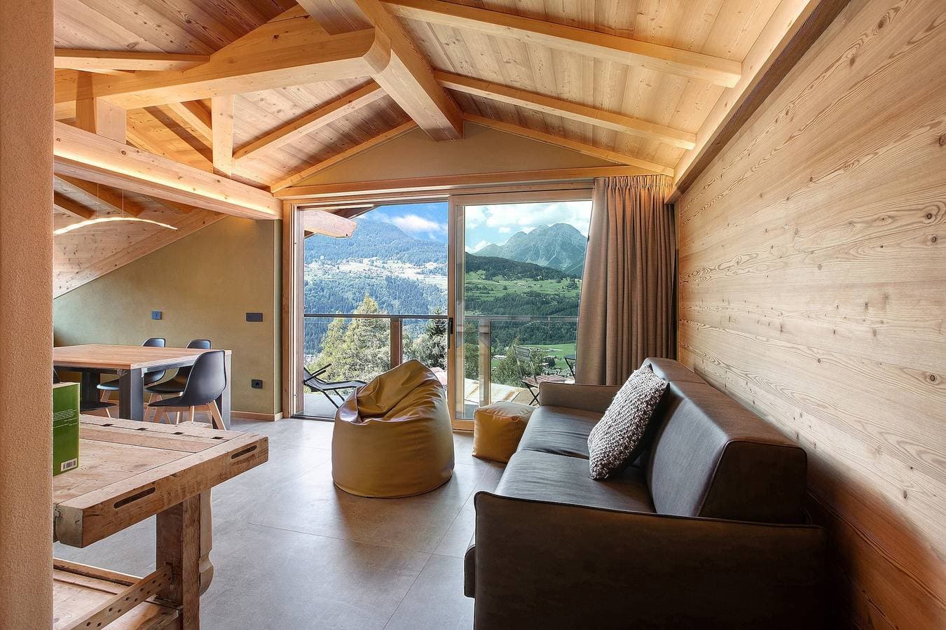 Foto 2 von 27: Ferienwohnung "Aria di Casa Piazzi" mit Bergblick, Gemeinschaftsgarten und WLAN