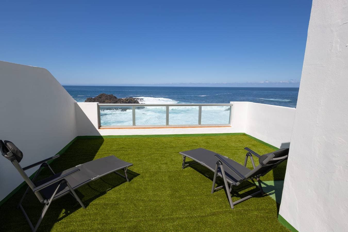 Foto 12 von 34: Apartamento Vacacional en El Pris terraza y vistas