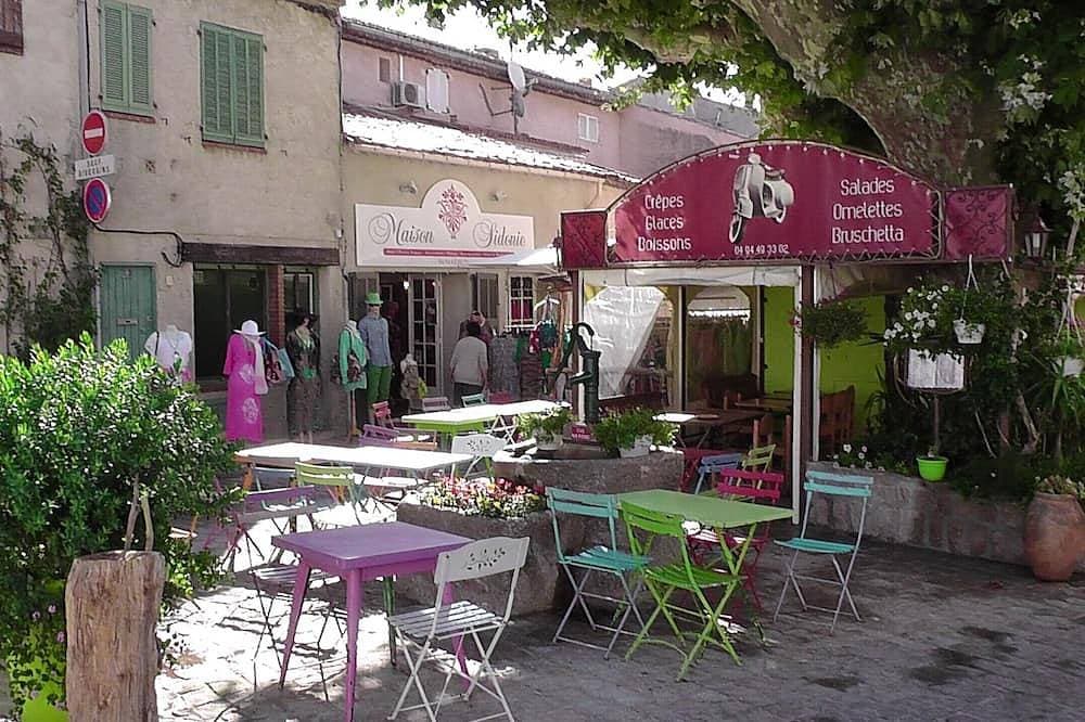 Foto 8 von 11: Maison L'Olivade  dans résidence privée  avec pisc