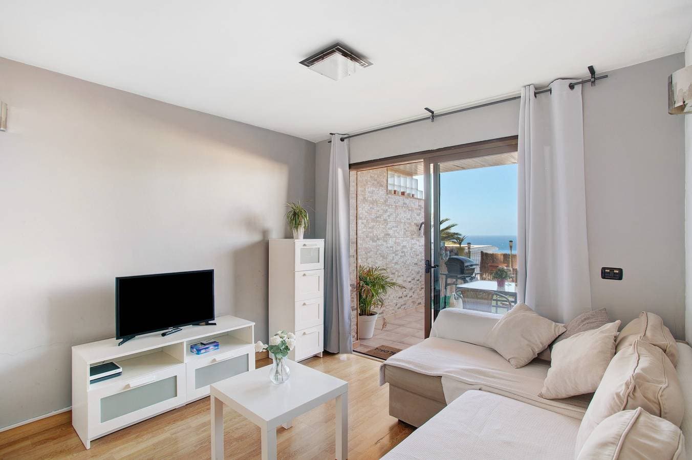 Foto 7 von 35: Ferienwohnung "Sunset" mit Meerblick, Gemeinschaftspool und WLAN