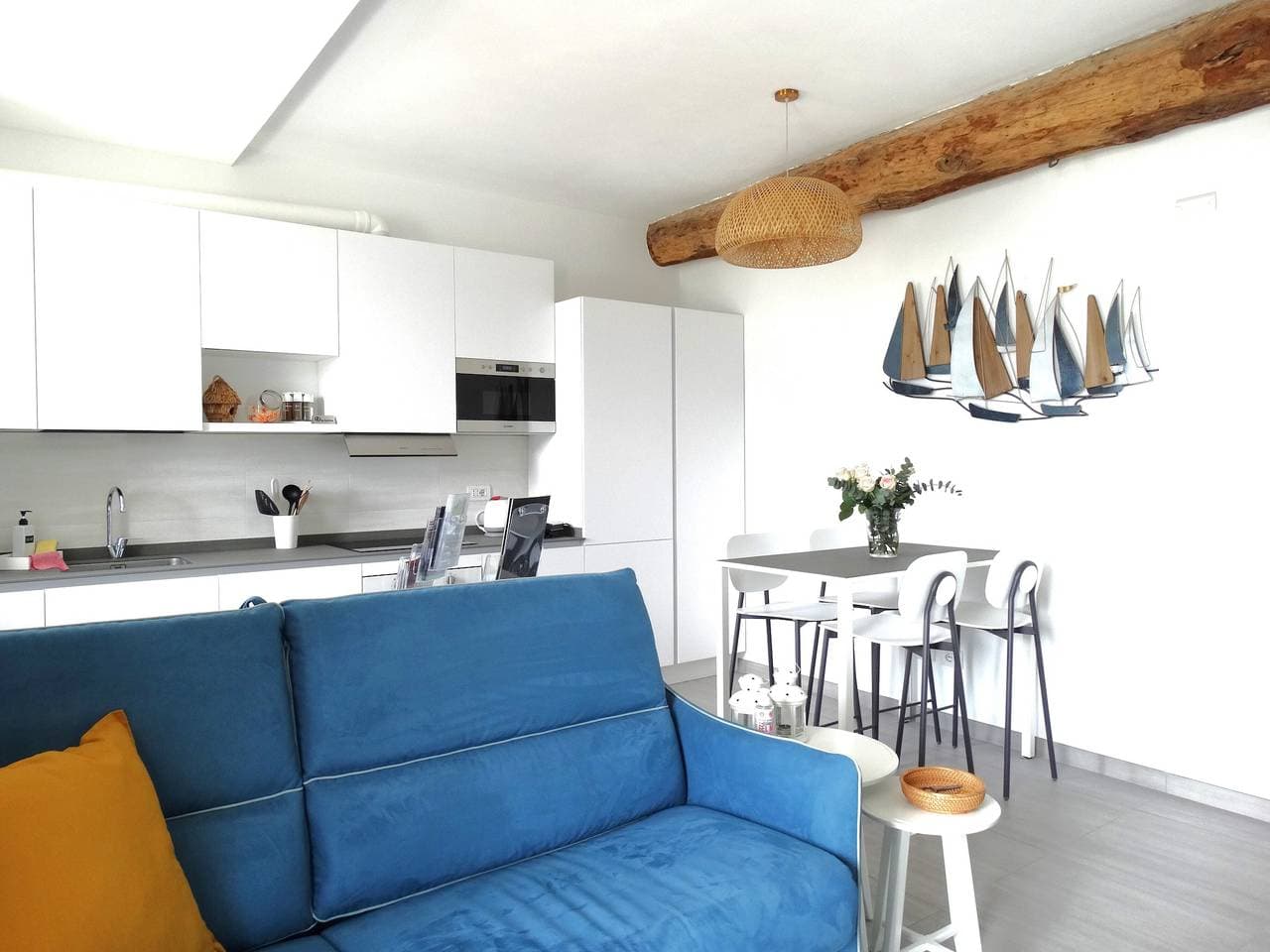 Foto 12 von 45: Ferienwohnung 'Vichi's Nest' mit Seeblick, WLAN und Klimaanlage