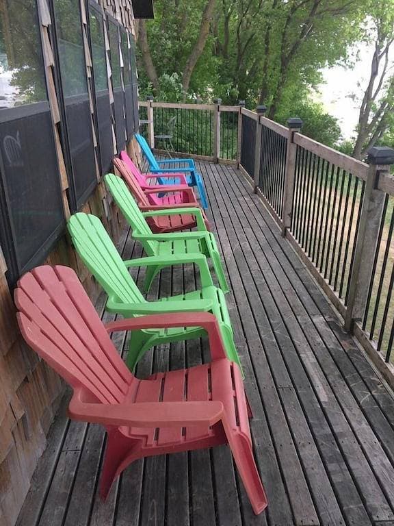 Foto 7 von 21: Grand Beach Lakefront Cabin