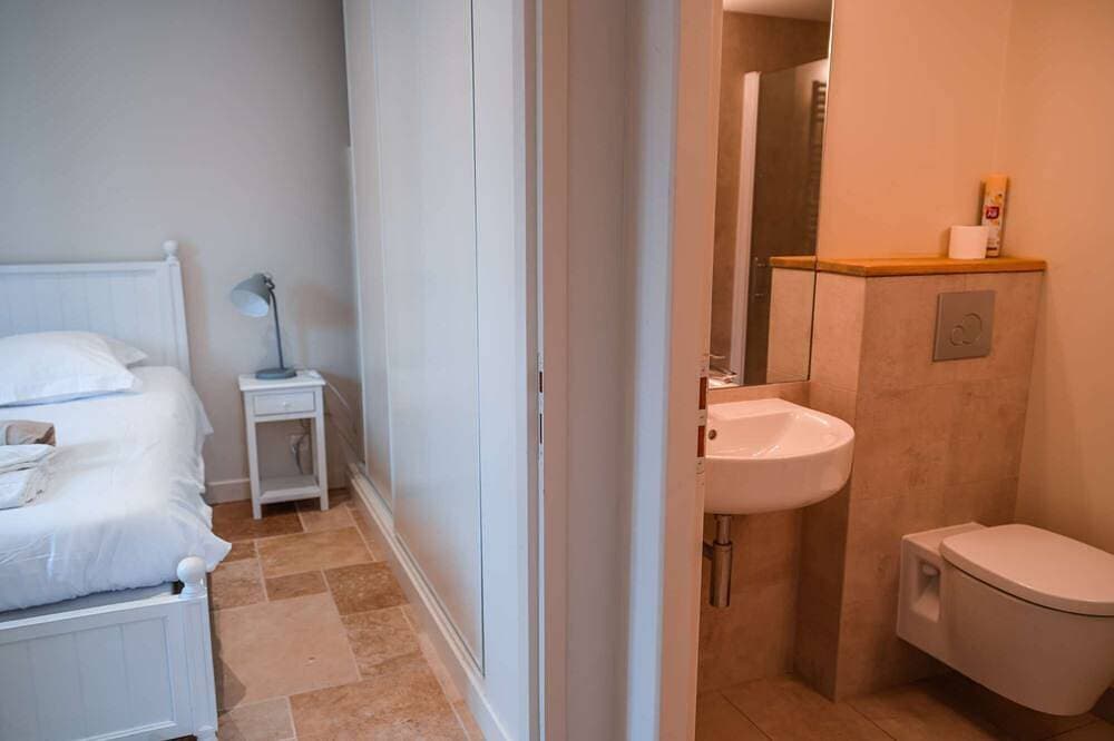 Foto 5 von 25: Luxuriöse 2-Bett-2-Bad-Villa mit beheiztem Pool auf Weingut Weingut