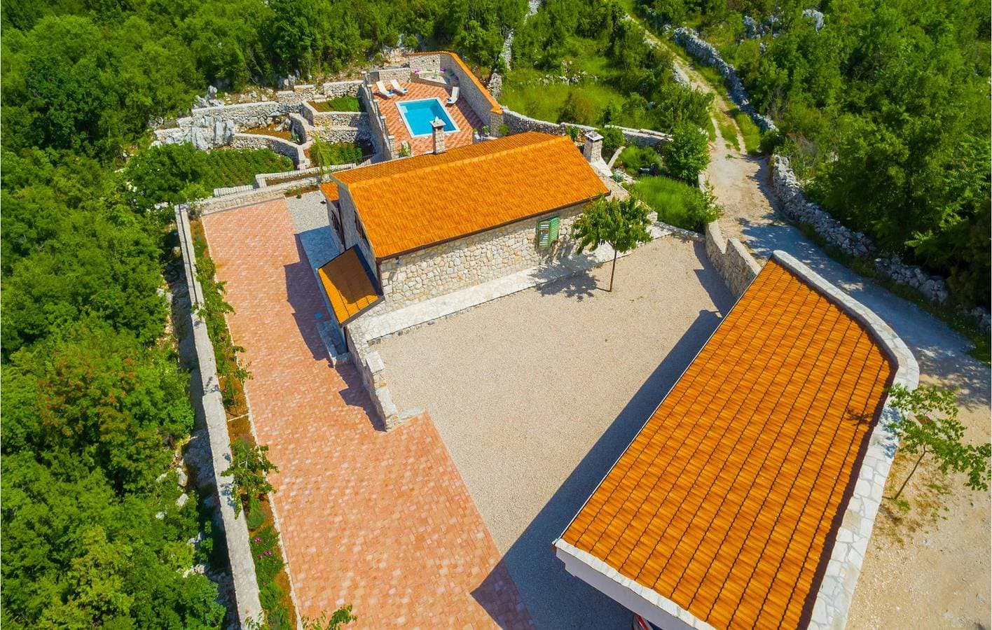 Foto 7 von 52: Geräumige 2-Zimmer-Wohnung mit beheiztem Pool und Annehmlichkeiten für einen perfekten Urlaub