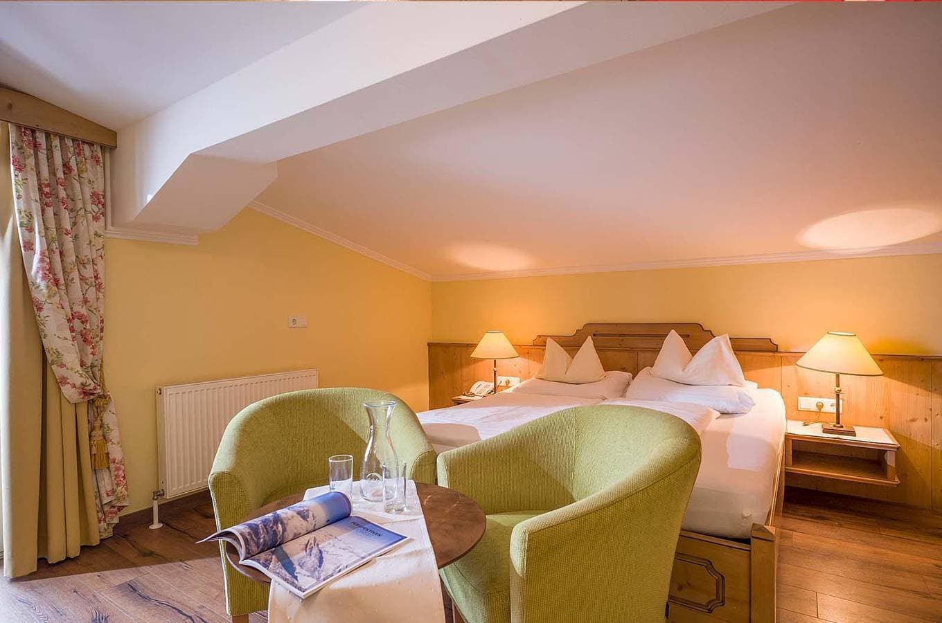 Foto 4 von 48: Doppelzimmer ohne Balkon Fs
