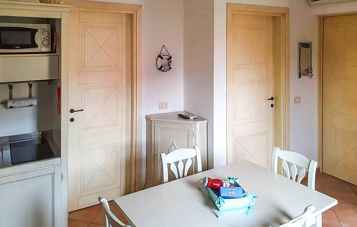 Foto 8 von 15: Charmantes Apartment mit Pool, WLAN und Küche – 2 km vom Strand entfernt!