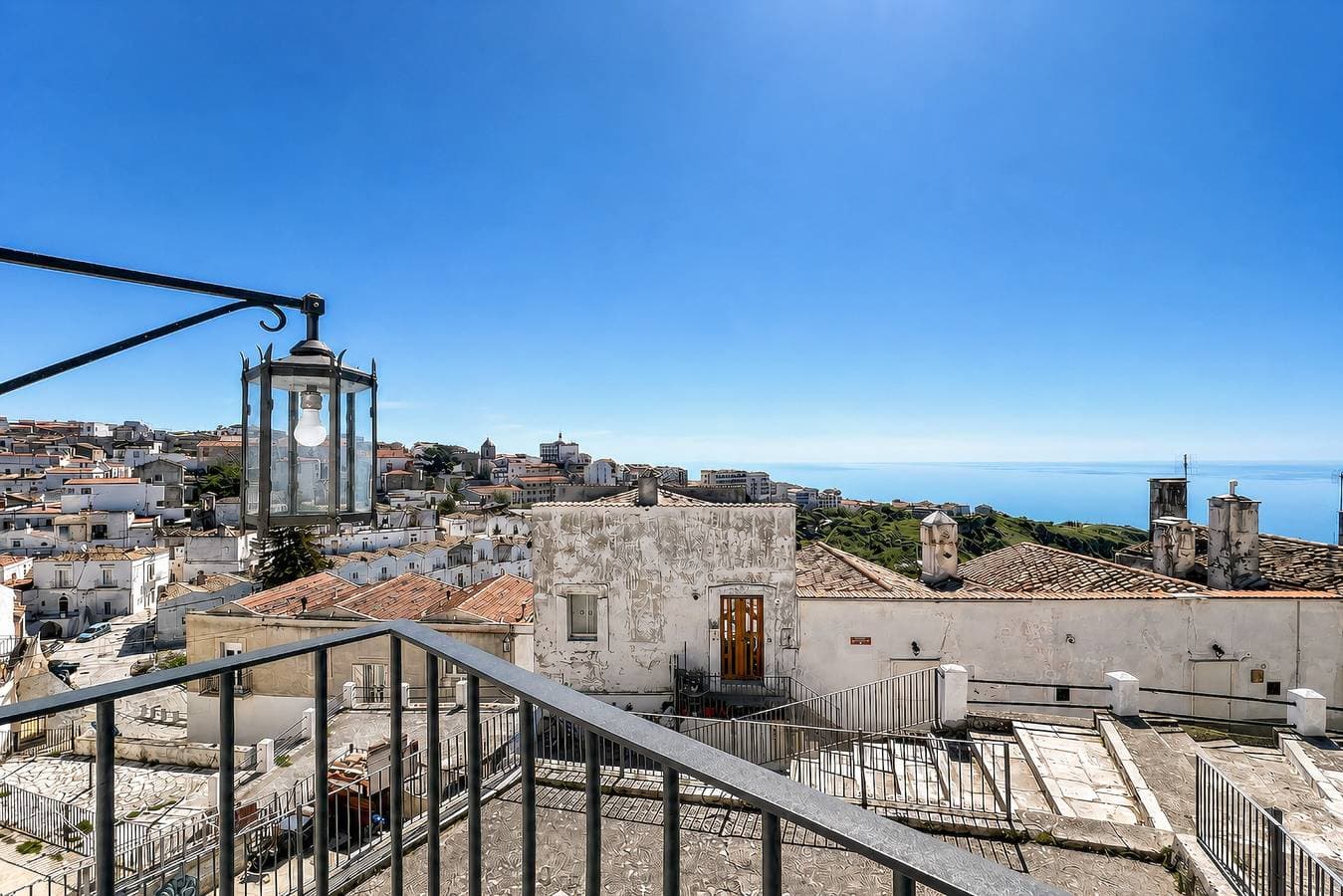 Foto 2 von 28: Casa Lotario Secondo: Bergblick, Balkon & WLAN in Monte Sant’Angelo