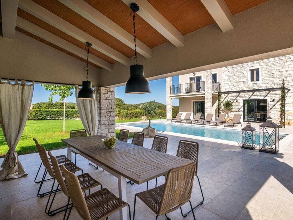 Foto 4 von 27: Five-Bedroom Villa