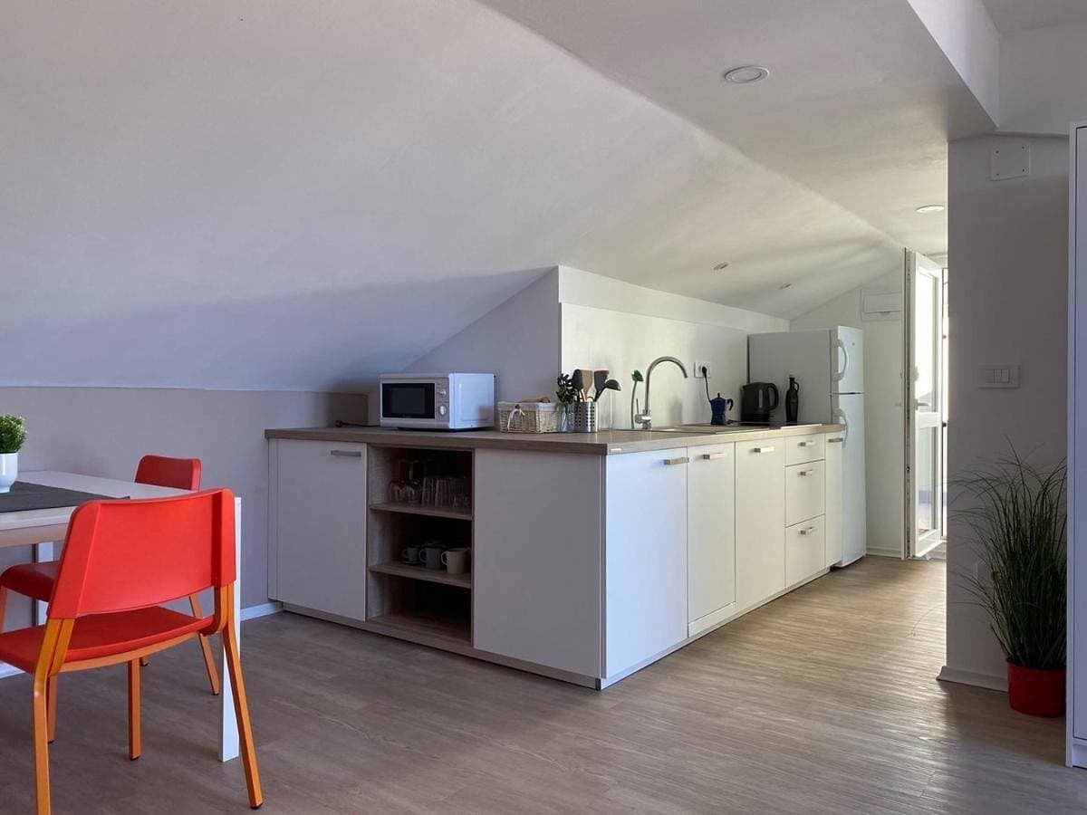 Foto 3 von 14: One-Bedroom Apartment with Balcony and Sea View