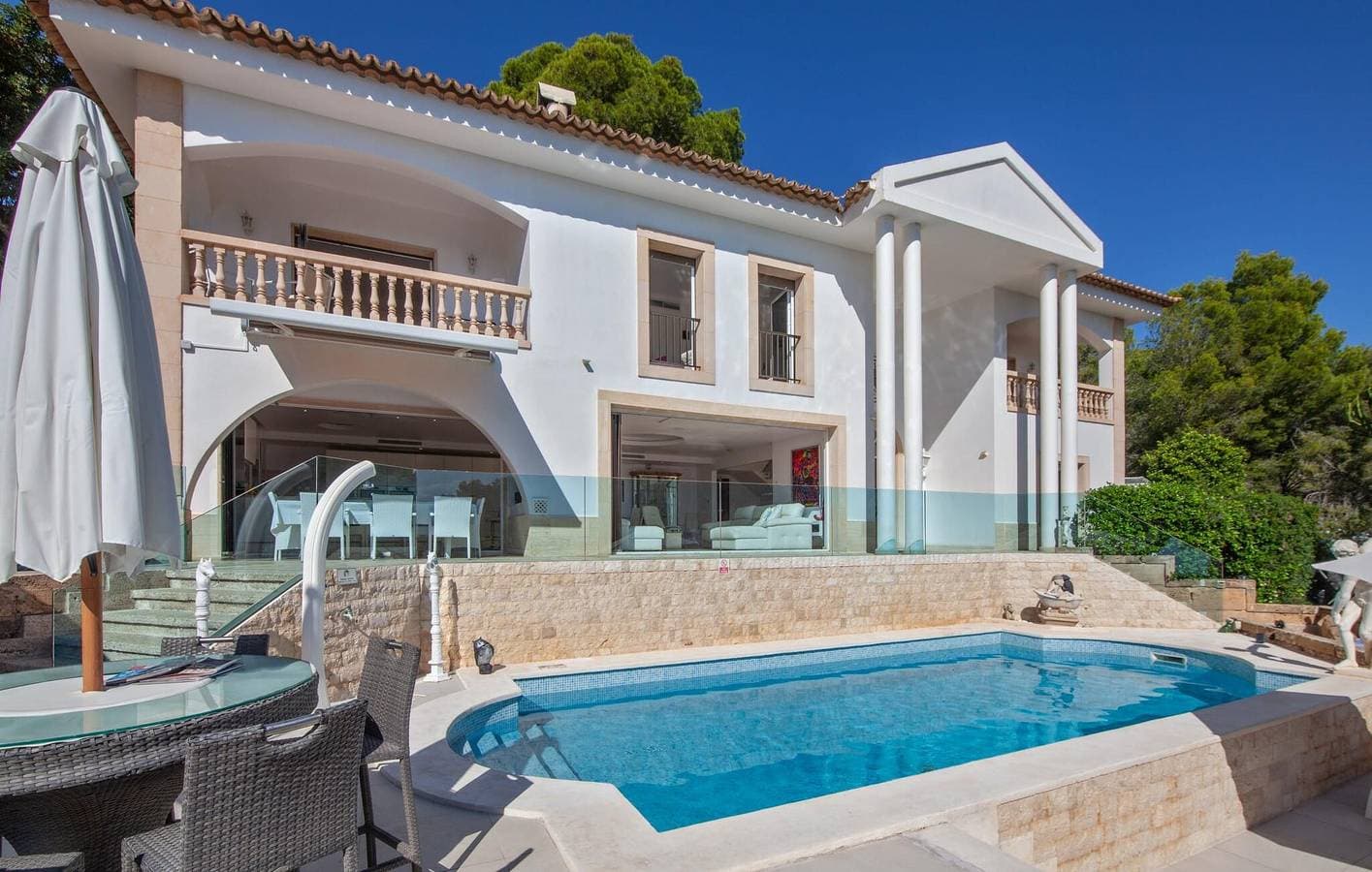 Foto 10 von 48: Appartement mit Meerblick, Pool, Terrasse und Grill - 2km bis Playa de s'Hostalet