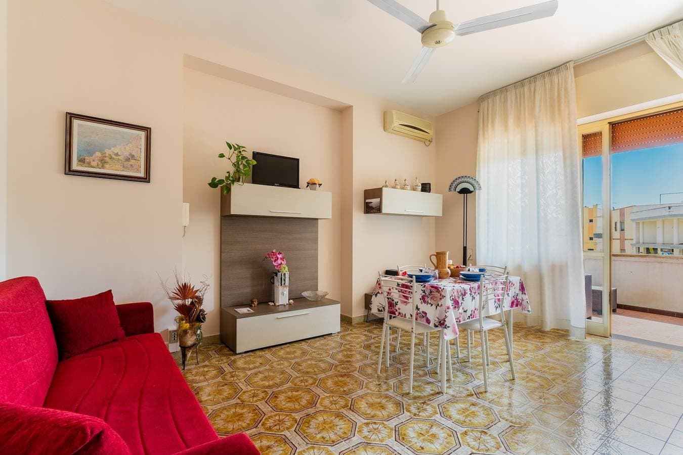 Foto 2 von 22: Ferienwohnung "Casa Vacanze Lu Pizzu Di Nardó" mit 2 privaten Terrassen, Balkon und WLAN