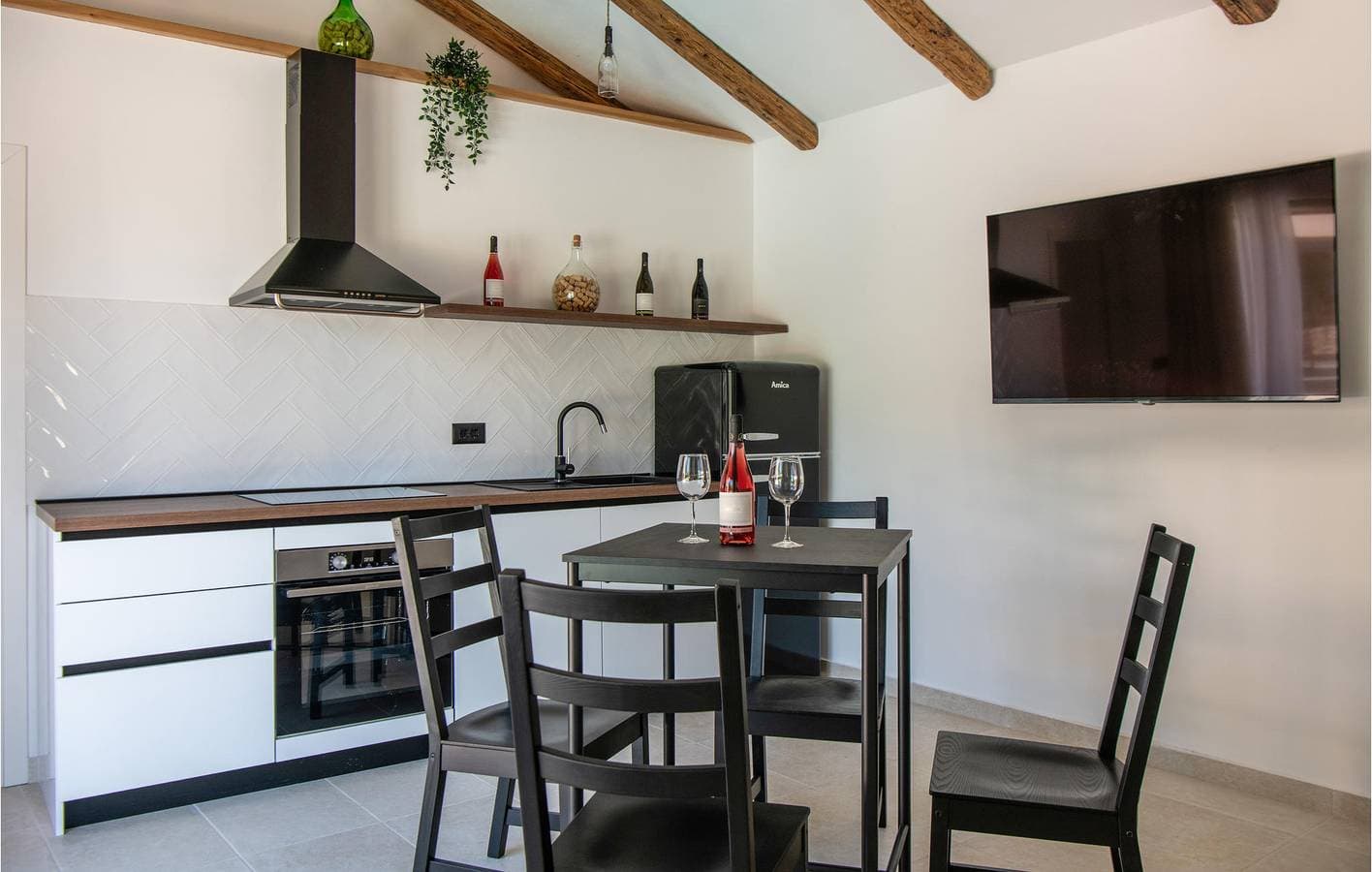 Foto 8 von 40: Gemütliche 230 m² große Wohnung mit WLAN, Klimaanlage, Terrasse und Parkplatz